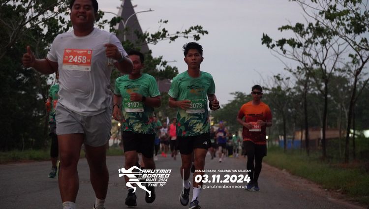 Race photo from Arutmin Borneo Run 2024