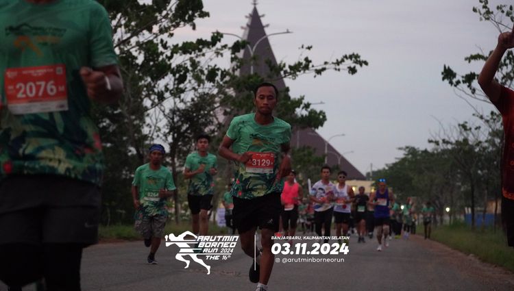 Race photo from Arutmin Borneo Run 2024