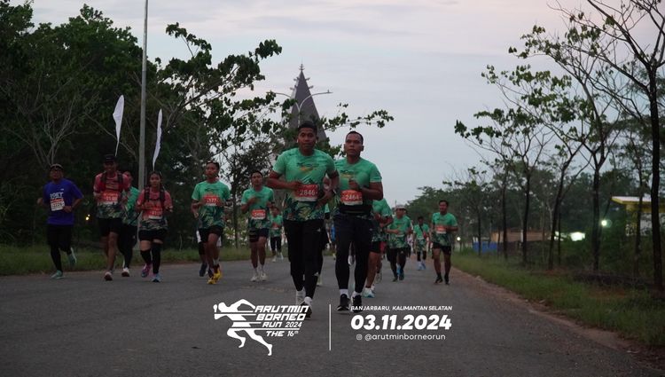 Race photo from Arutmin Borneo Run 2024