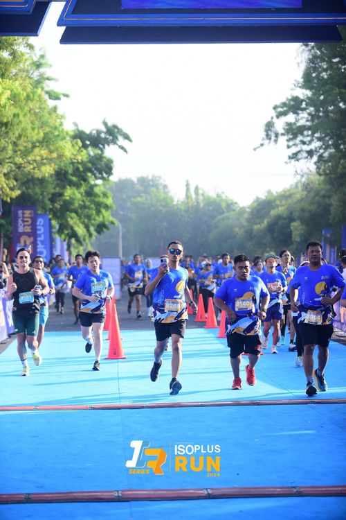 Race photo from Isoplus Run 2024 Surabaya