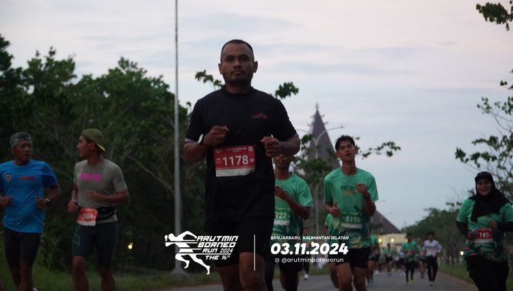 Race photo from Arutmin Borneo Run 2024