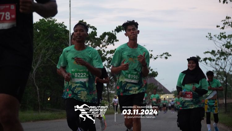 Race photo from Arutmin Borneo Run 2024