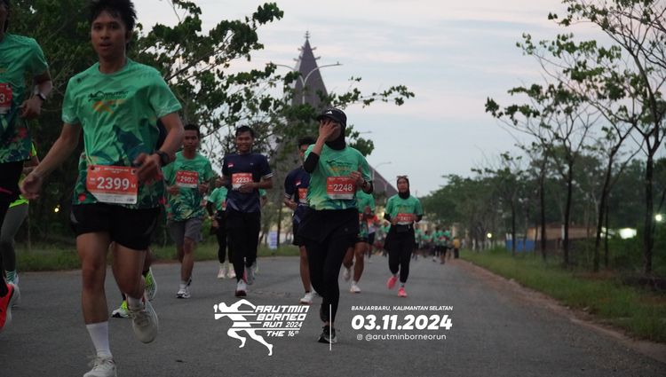 Race photo from Arutmin Borneo Run 2024