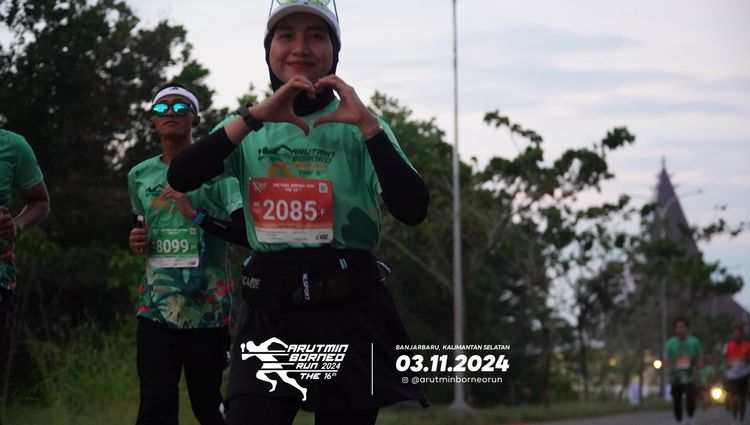 Race photo from Arutmin Borneo Run 2024