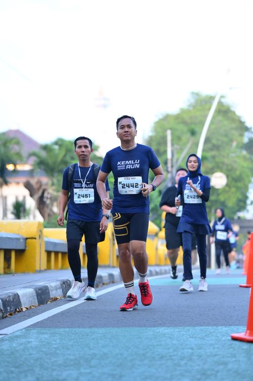 Race photo from KEMLU RUN 2025