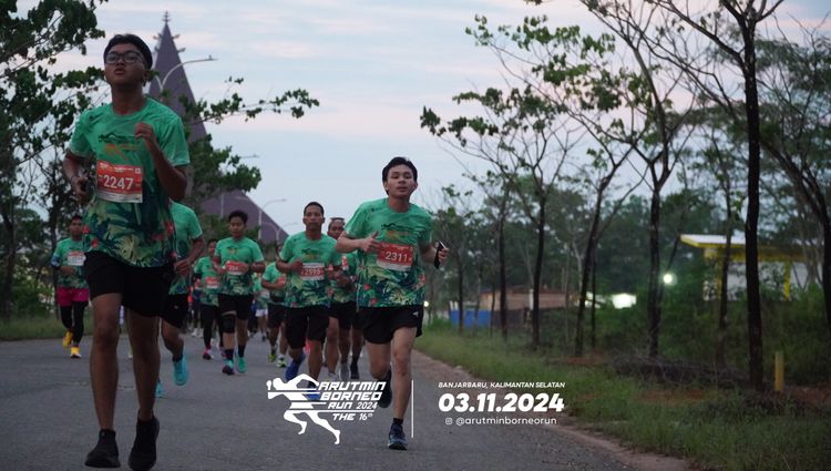 Race photo from Arutmin Borneo Run 2024