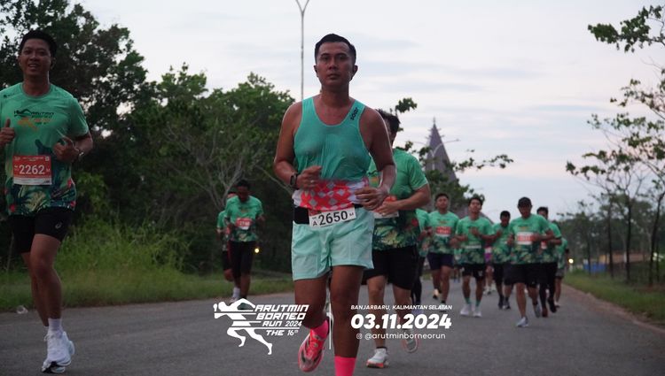 Race photo from Arutmin Borneo Run 2024