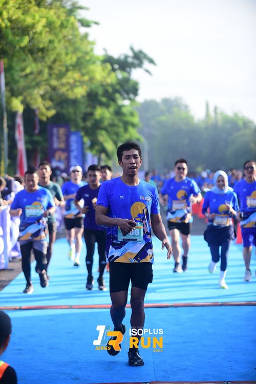 Race photo from Isoplus Run 2024 Surabaya