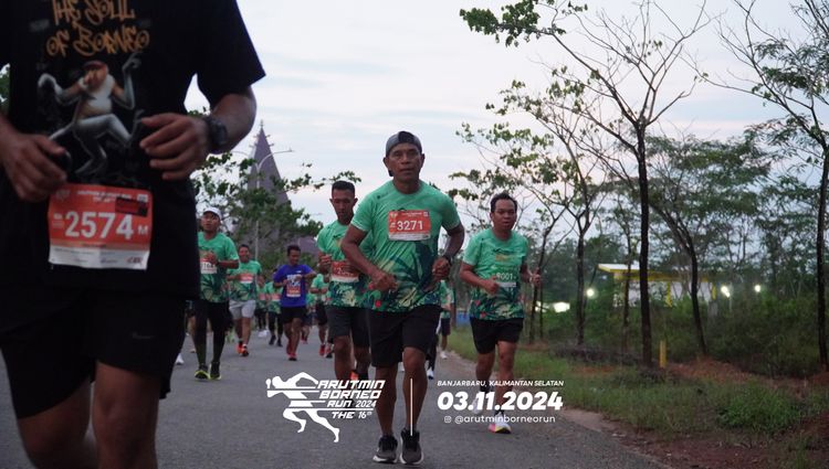 Race photo from Arutmin Borneo Run 2024