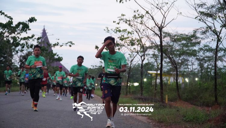 Race photo from Arutmin Borneo Run 2024