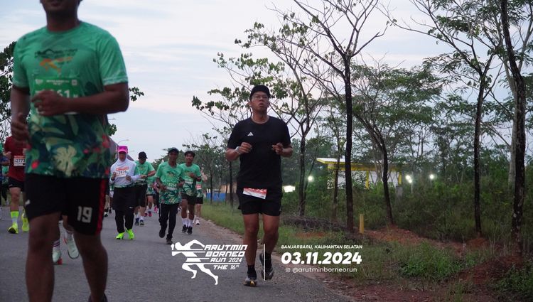Race photo from Arutmin Borneo Run 2024