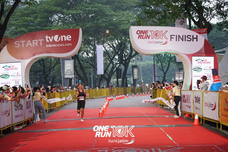Race photo from ONE RUN 10 K
