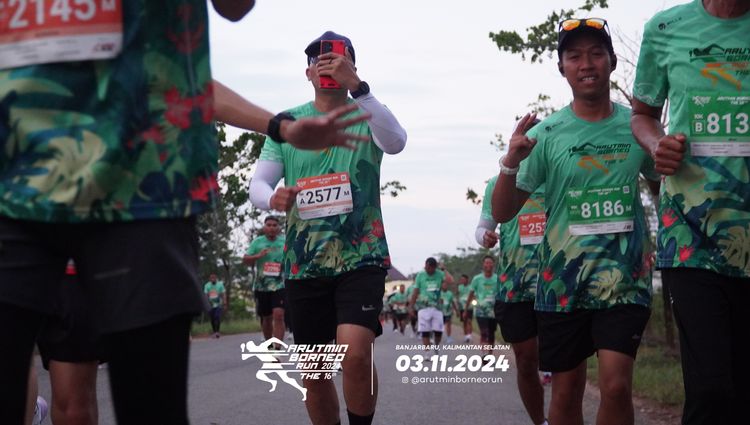 Race photo from Arutmin Borneo Run 2024