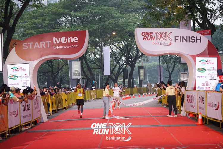 Race photo from ONE RUN 10 K