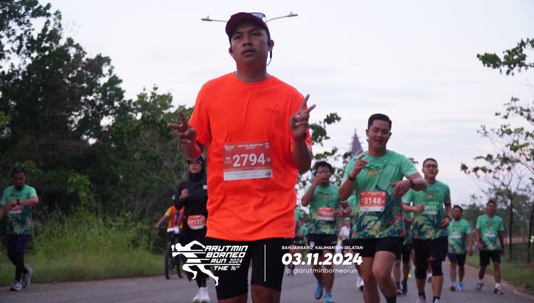 Race photo from Arutmin Borneo Run 2024
