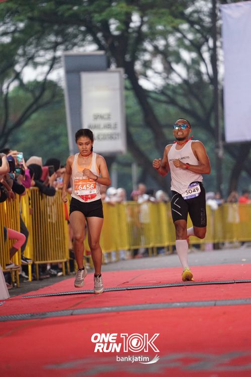 Race photo from ONE RUN 10 K