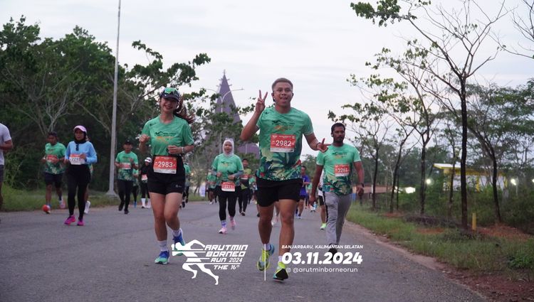 Race photo from Arutmin Borneo Run 2024