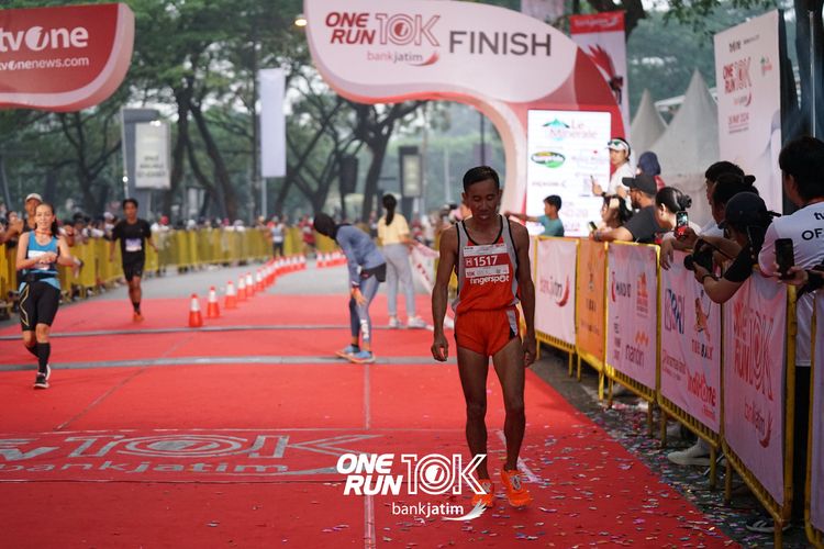 Race photo from ONE RUN 10 K