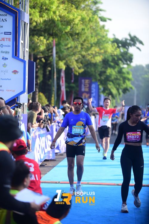 Race photo from Isoplus Run 2024 Surabaya