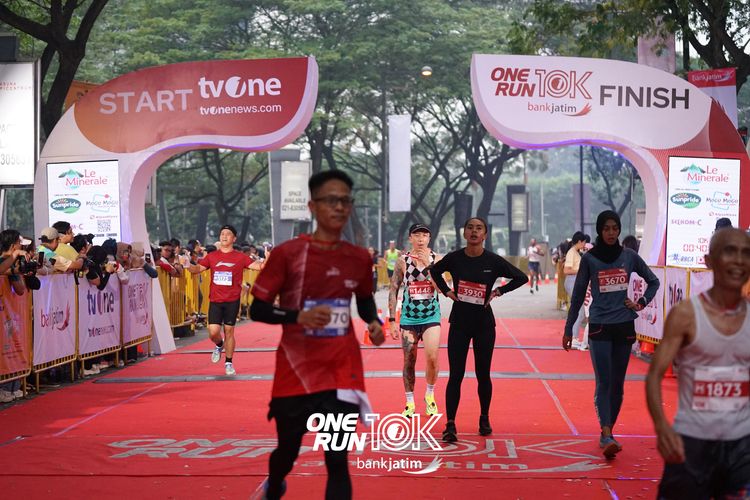 Race photo from ONE RUN 10 K