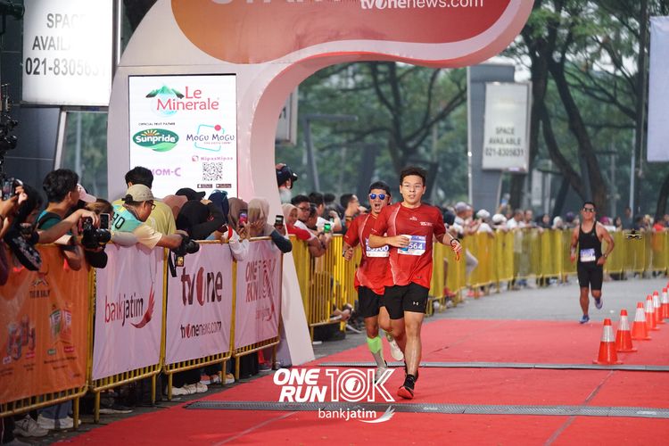 Race photo from ONE RUN 10 K