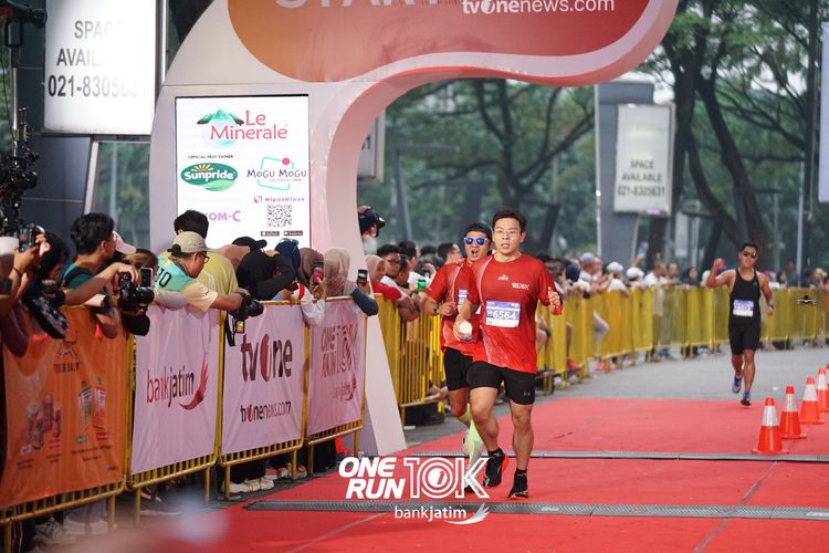 Race photo from ONE RUN 10 K