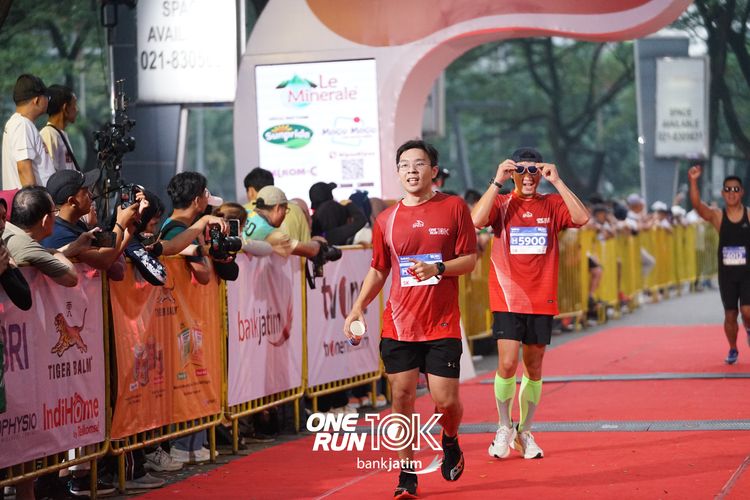 Race photo from ONE RUN 10 K