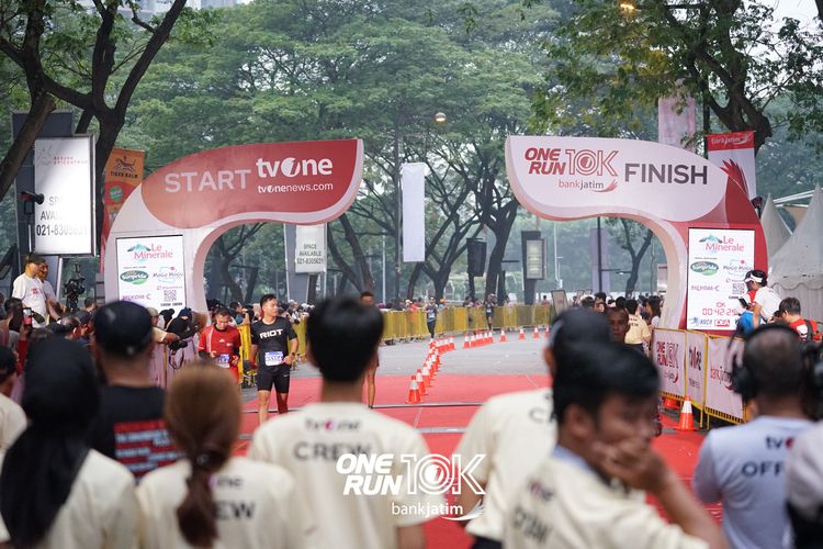 Race photo from ONE RUN 10 K