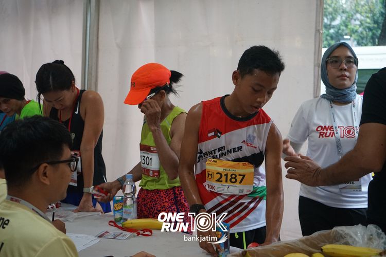 Race photo from ONE RUN 10 K