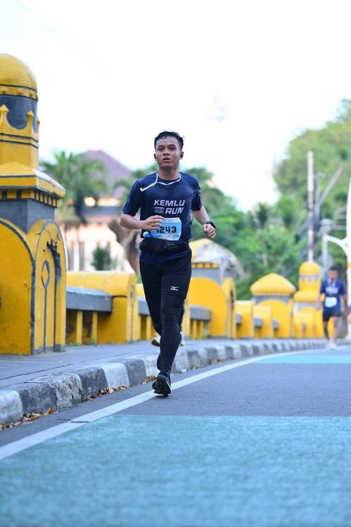 Race photo from KEMLU RUN 2025