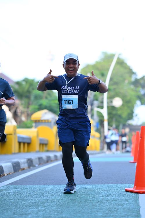 Race photo from KEMLU RUN 2025
