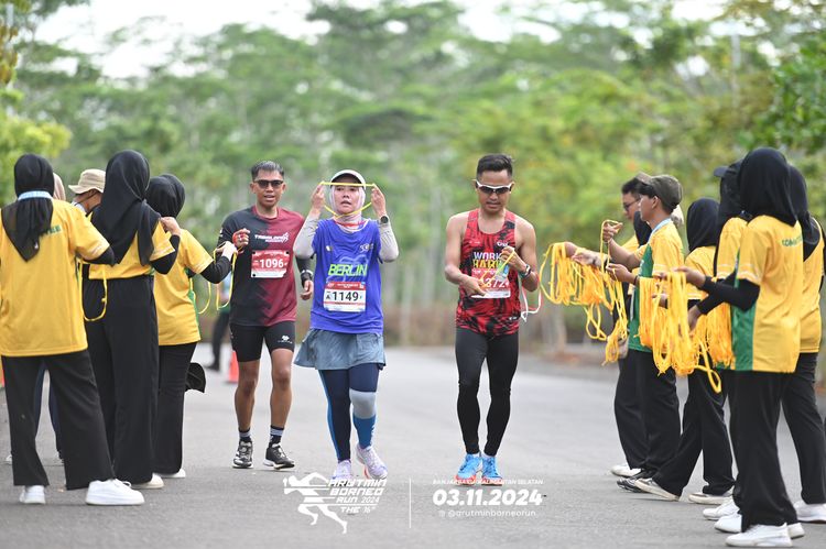 Race photo from Arutmin Borneo Run 2024