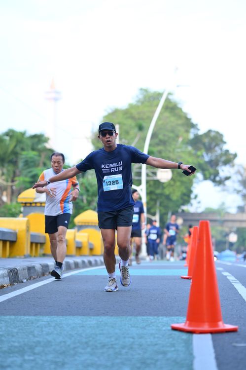 Race photo from KEMLU RUN 2025