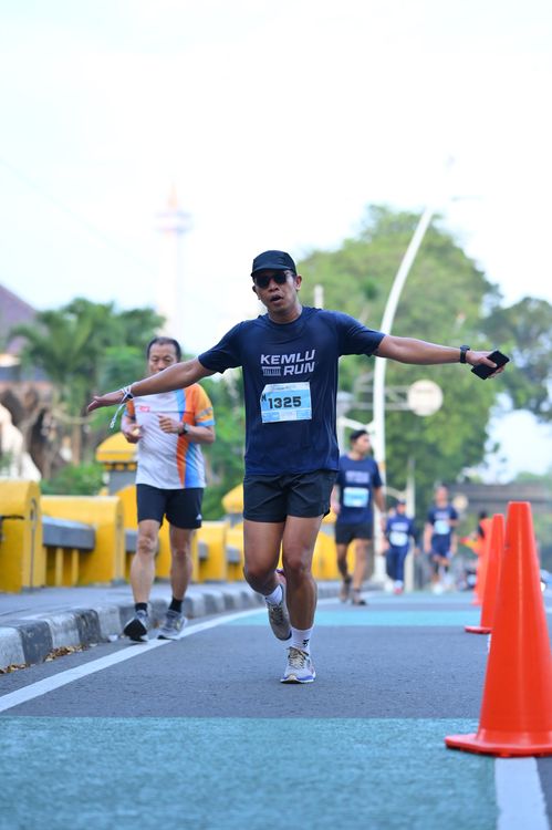 Race photo from KEMLU RUN 2025