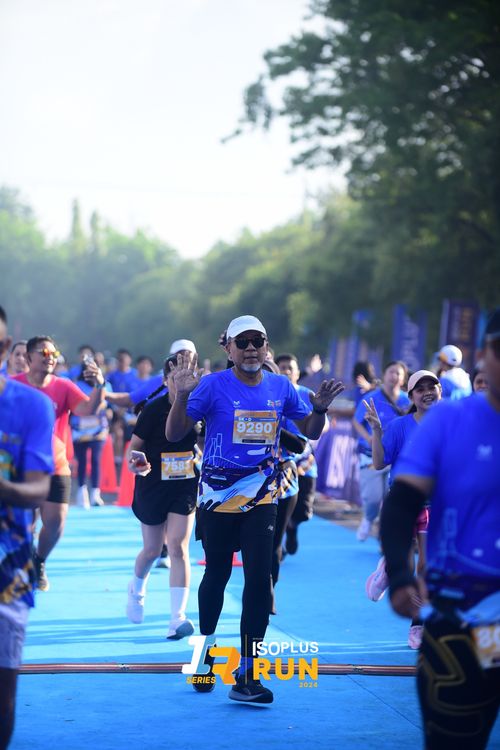 Race photo from Isoplus Run 2024 Surabaya