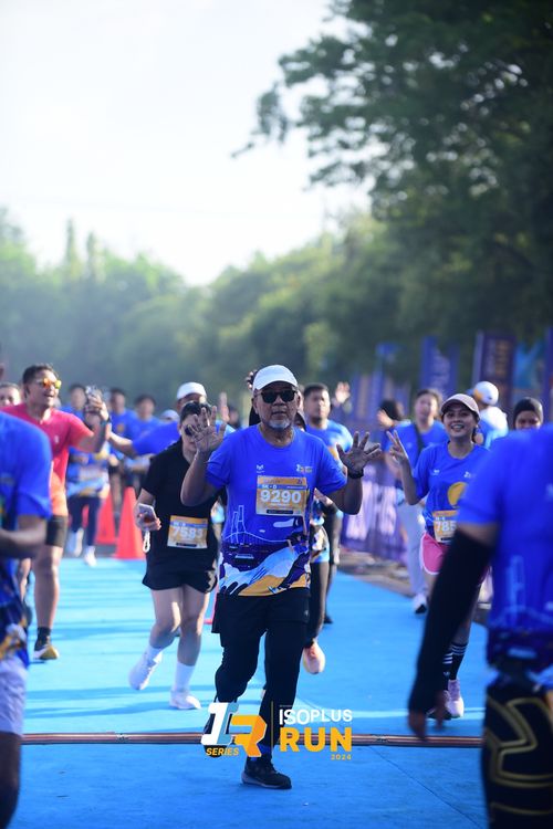 Race photo from Isoplus Run 2024 Surabaya