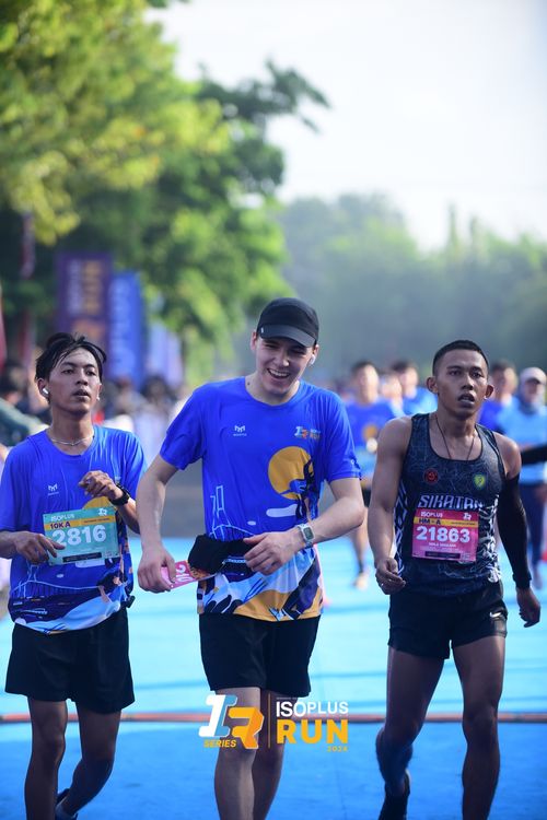 Race photo from Isoplus Run 2024 Surabaya