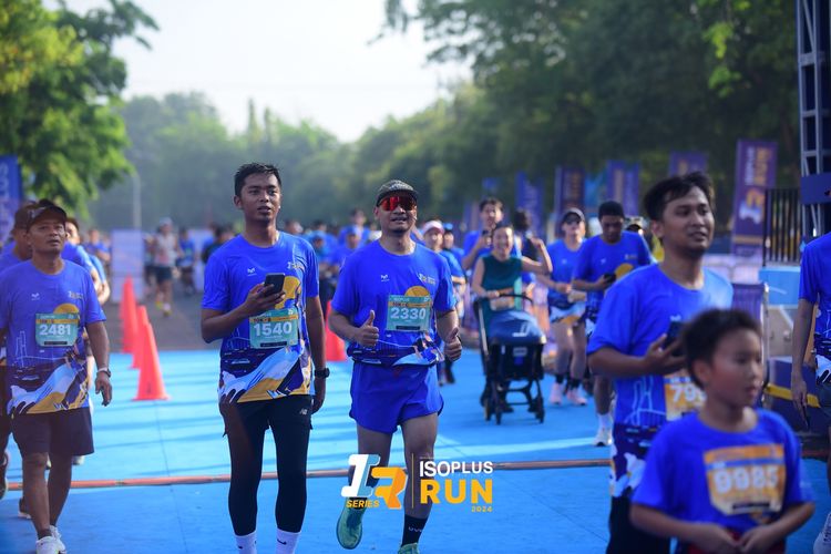 Race photo from Isoplus Run 2024 Surabaya