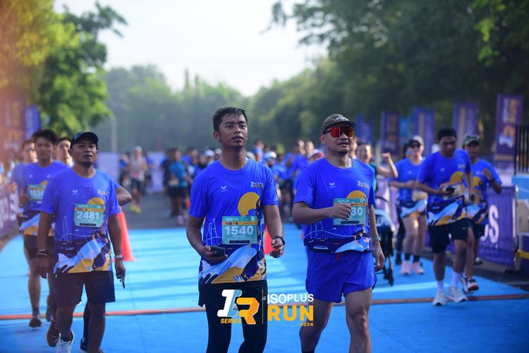 Race photo from Isoplus Run 2024 Surabaya