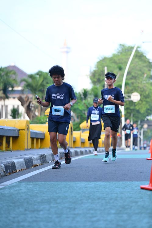 Race photo from KEMLU RUN 2025