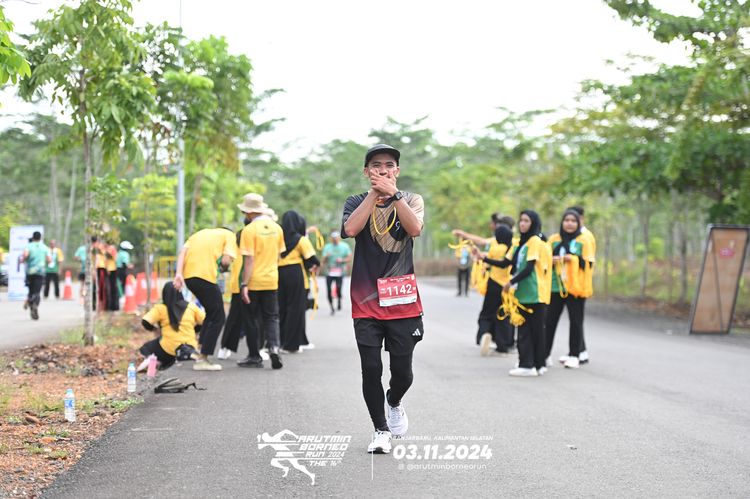 Race photo from Arutmin Borneo Run 2024