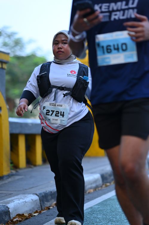 Race photo from KEMLU RUN 2025