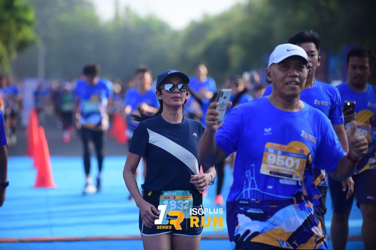 Race photo from Isoplus Run 2024 Surabaya