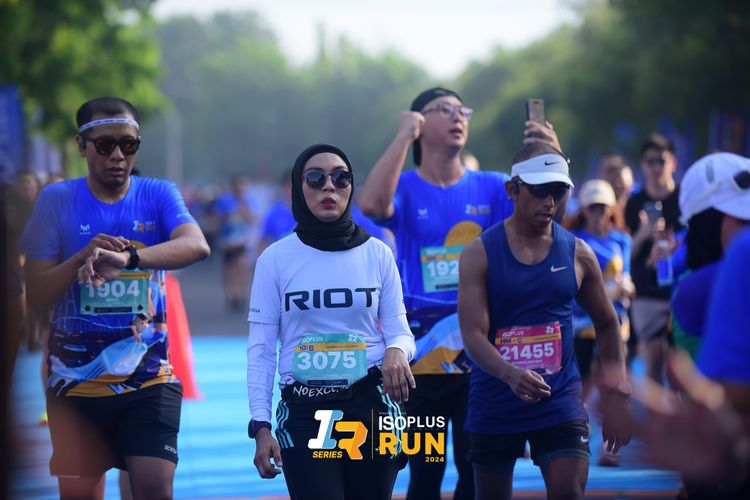 Race photo from Isoplus Run 2024 Surabaya