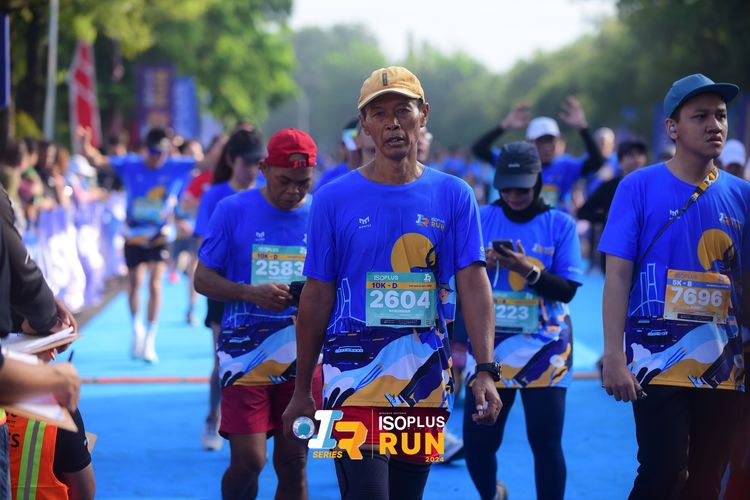 Race photo from Isoplus Run 2024 Surabaya