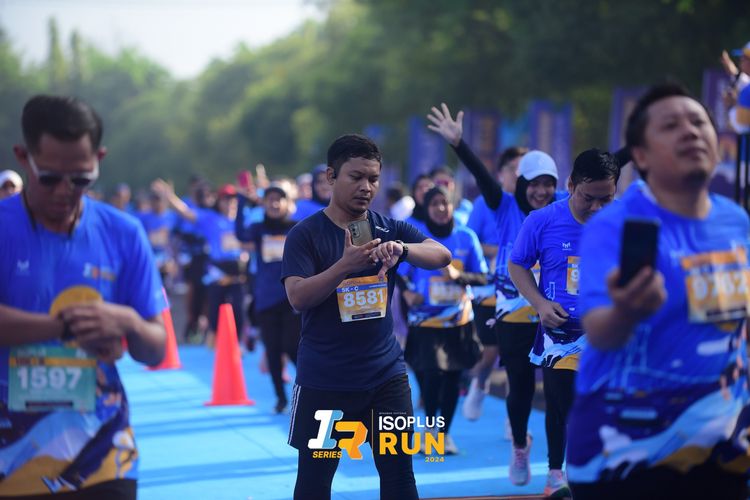 Race photo from Isoplus Run 2024 Surabaya