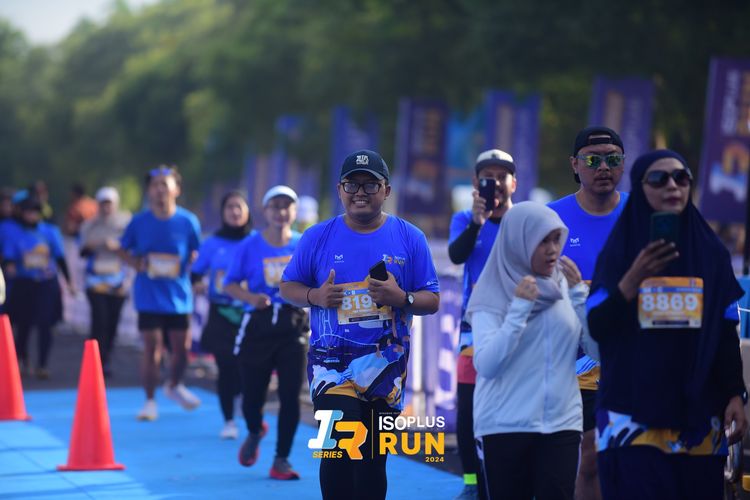 Race photo from Isoplus Run 2024 Surabaya