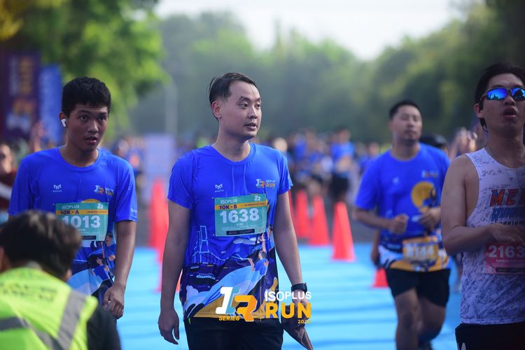 Race photo from Isoplus Run 2024 Surabaya