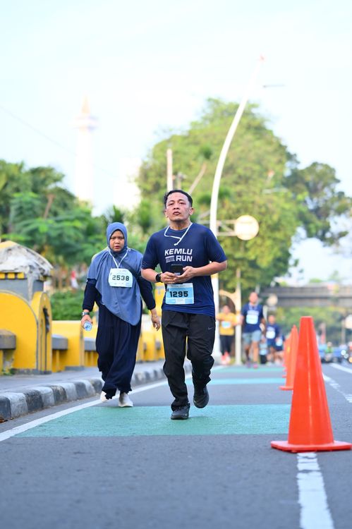 Race photo from KEMLU RUN 2025