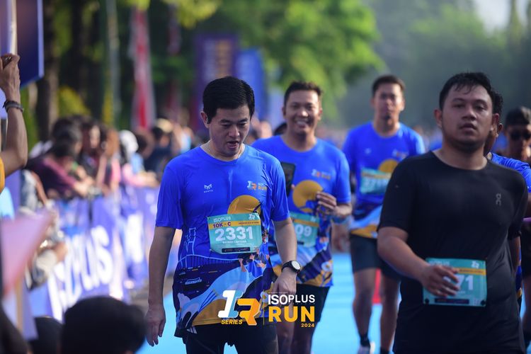 Race photo from Isoplus Run 2024 Surabaya